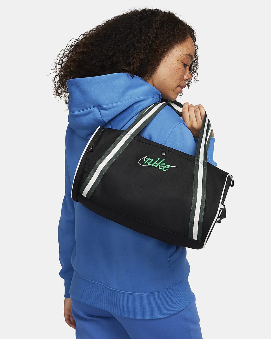 超人気の雑貨店 ヘリテージ NIKE公式】ナイキ レトロ (通販サイト) (13L).オンラインストア ダッフルバッグ バッグ
